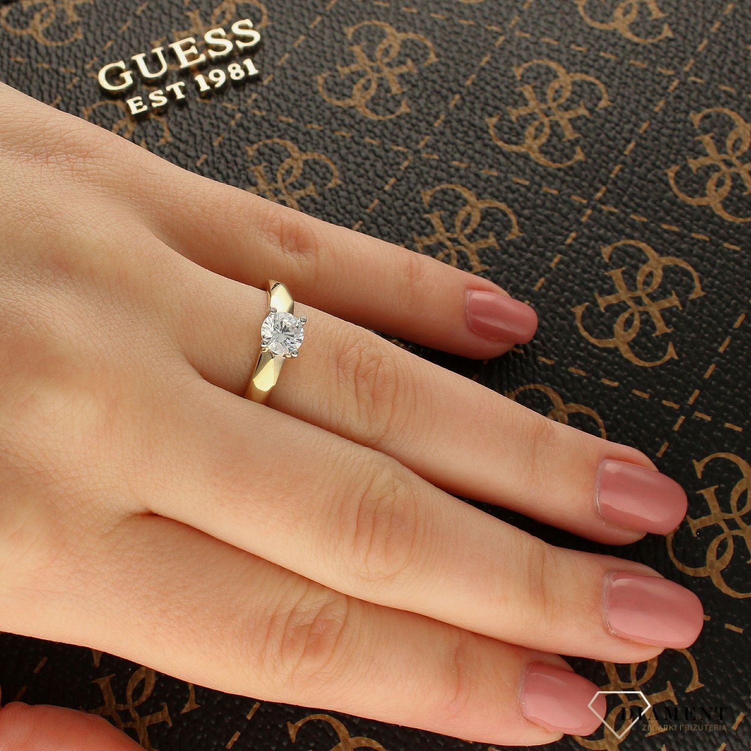 Złoty pierścionek zaręczynowy 'Ten jedyny' PI 3187 (1).jpg